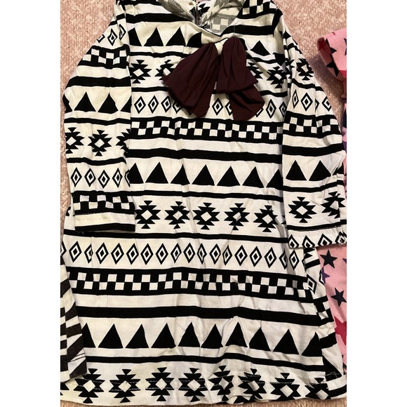 Set of three toddler girls dresses 18 to 24 months (seller ID 9) - Picture 3 of 7